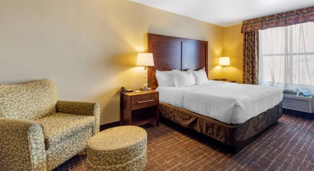 Номер Standard Spark by Hilton Shawnee