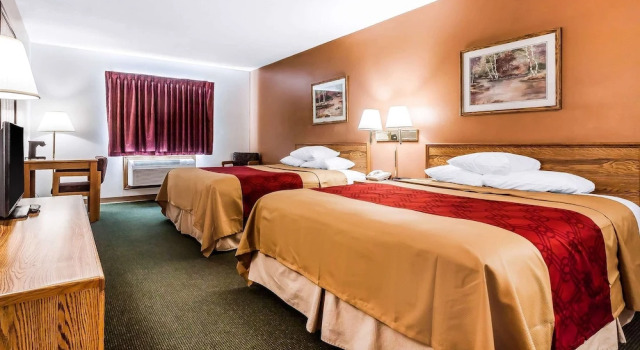 Люкс Rodeway Inn Holdrege