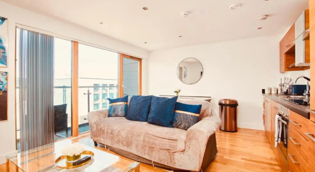 King Deluxe City Apt Large Balcony& Free Parking!, Забронировать Отель Отели Лидса с парковкой, рядом с St Annes Roman Catholic Cathedral, Парковка