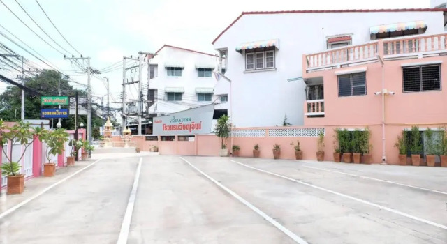 โรงแรมวิษณุอินน์, Rezervovat Hotel Hotely v Central Thailand s parkováním, Parkování