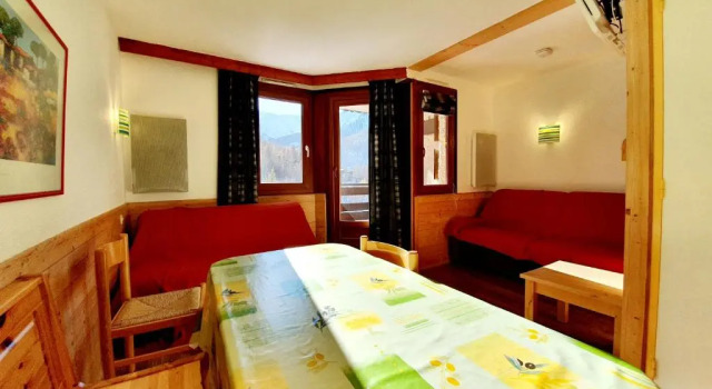 Agence des Orres - Le Belvedere - Studio cabine - B408, Забронировать Отель Отели Лез-Ор с парковкой, рядом с Горнолыжный подъемник Риу Сек, Парковка