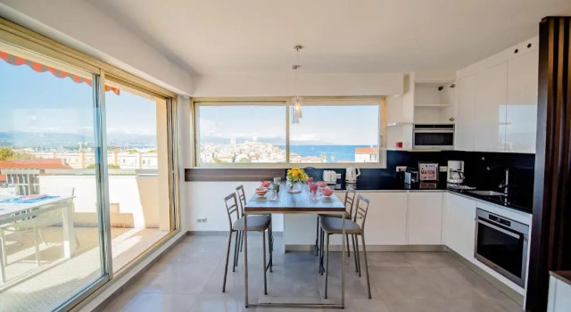 Апартаменты High Standing with Incredible Old Antibes and Sea views