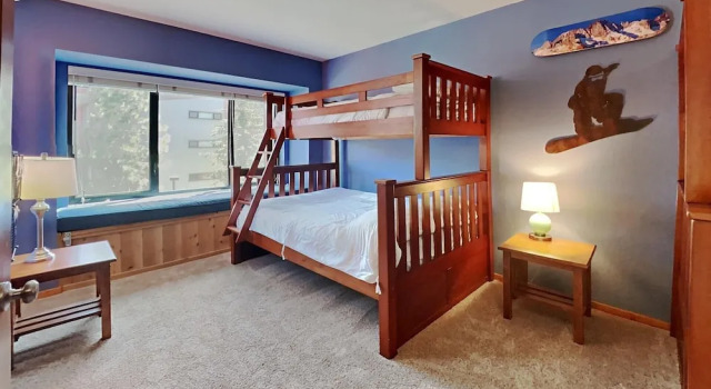 651 4 Bedroom Home, Забронировать Отель Отели Маммот-Лейкс 3 звезды, рядом с Magic Carpet, 3*