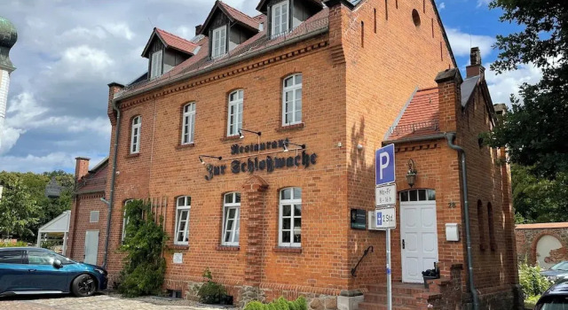 Pension "Zur Schloßwache" Delitzsch, Book Guesthouse Delitzsch Saxony