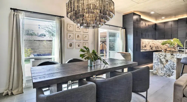 Stylish Albuquerque Home ~ 6 Miles to Downtown!, Book Feriehus Sommerhuse i Albuquerque, Hytte