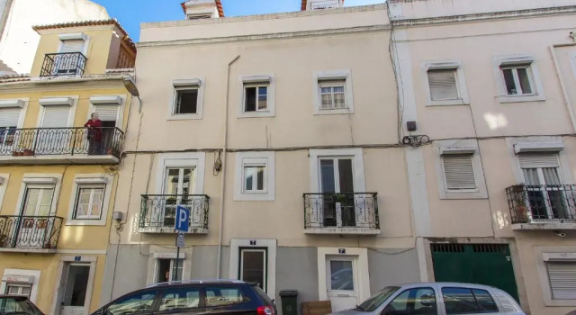 Апартаменты Typical Tailor Made Flat in Central Graça
