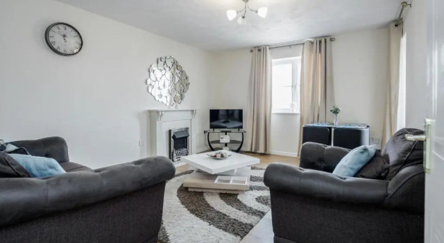Апартаменты Captivating 3-bed Apartment in Grays