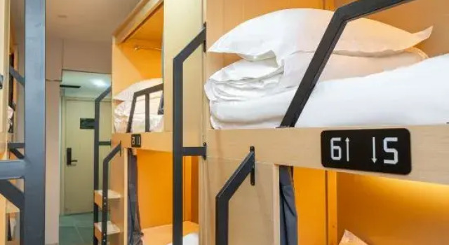Шестиместный люкс Jiting Youth Hostel