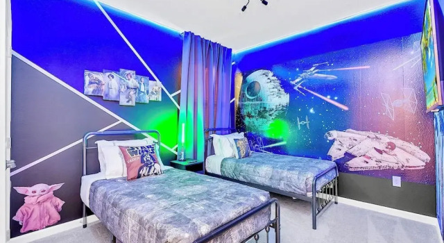 UpstaySleeps20ThemeRoomsPoolHotTubTheatr, Забронировать Дом для отпуска Виллы Киссимми, рядом с Osceola County Welcome Center and History Museum, Вилла