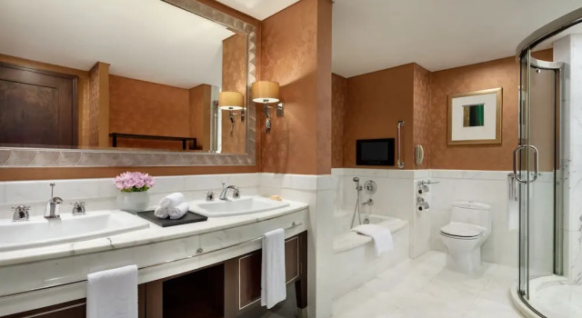 Двухместный люкс Shangri-La Wing Executive с видом на реку Shangri-La Bangkok