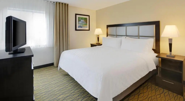 Двухместный люкс c 1 комнатой Candlewood Suites Rogers-Bentonville by IHG