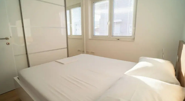 Apartment Wing 77