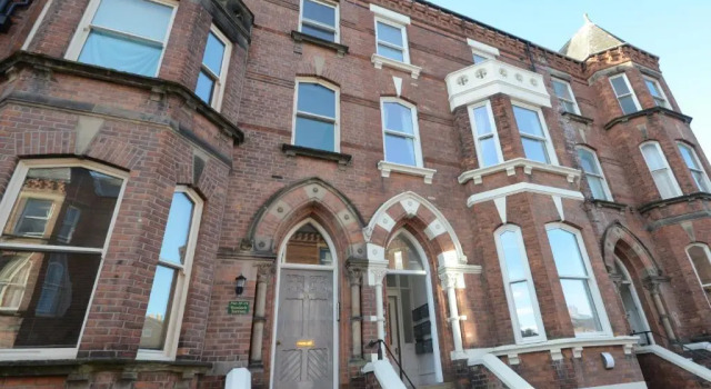 Apartment 1 the Keyes- Stylish & Spacious Apartment with Free Parking