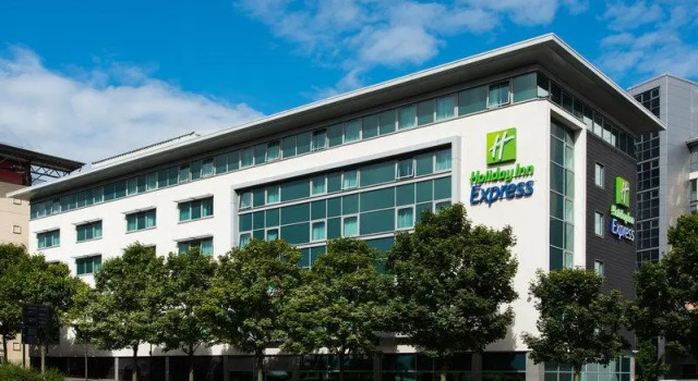 Кровать в общем номере Holiday Inn Express Newcastle City Centre by IHG