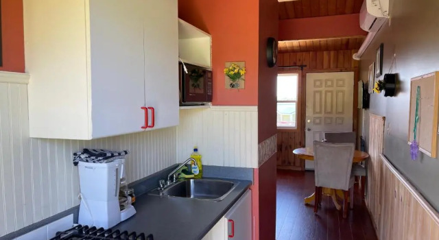 Коттедж Beach & Breeze Cottages