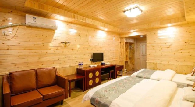 Семейный номер Standard Jiuzhaigou Leisure Inn