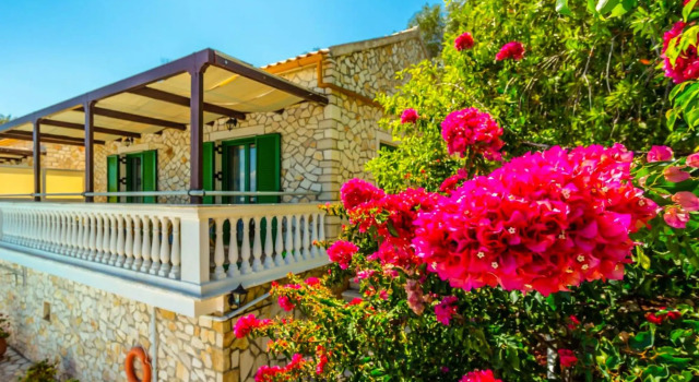 Villa Anastasia Large Private Pool Walk to Beach Sea Views A C Wifi Car Not Required - 2248, Забронировать Вилла Коттеджи Паксос, Коттедж