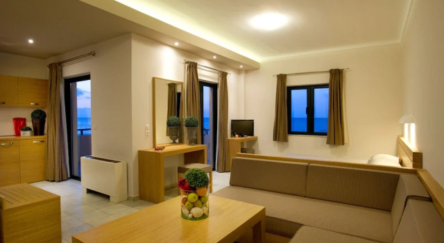 Двухместный номер Standard с балконом и с видом на сад Silver Beach Hotel & Apartments