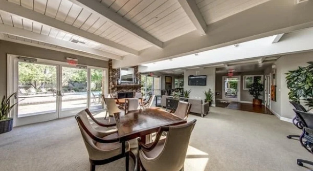 Oakwood At 350 Sharon Park Drive