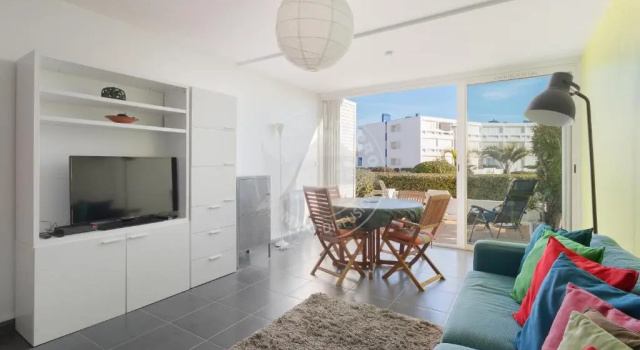 AS21518 - P3 Dans une résidence direct sur la plage avec vue mer et piscine, Rezerwuj Apartament Hotele w Camargue z parkingiem, Parking