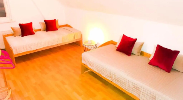 "Casa20200" 2 Apartments bis 150qm für Business, Familien, Gruppen, Handwerker Nahe BERLIN !! 150 qm Apartment for BUSINESS , FAMILIES near BERLIN!!, Prenota Appartamento Appartamenti a Falkensee, Appartamento