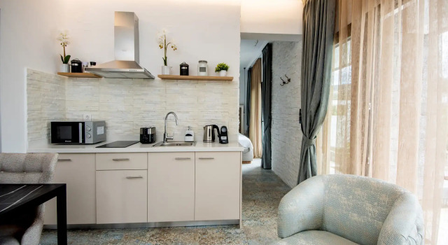 Полулюкс Beach Walk Luxury Suites