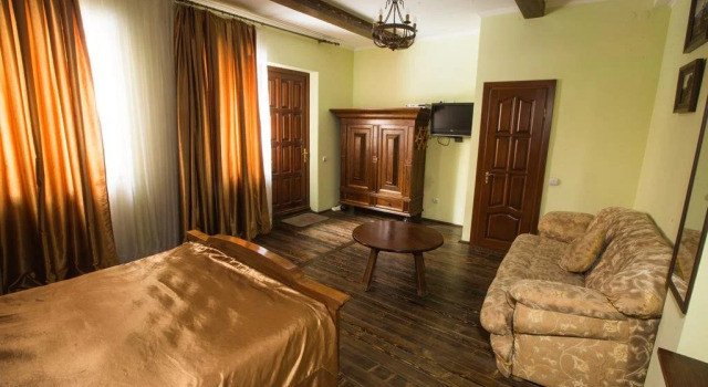 Magnat Lux, Book Hotel Hotels in Chernivtsi with Breakfast, Breakfasts