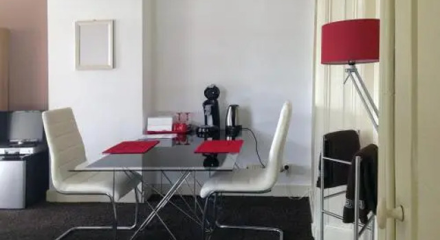 B&B Tussen Spoor en Singel Utrecht, Забронировать Отель Отели Утрехт с завтраком, рядом с Железнодорожный музей, Завтраки