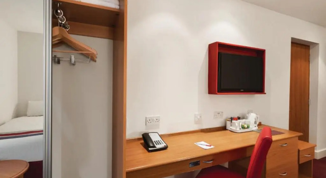 Двухместный номер Accessible Ramada Cambridge