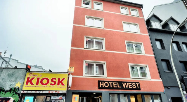 Hostel West light