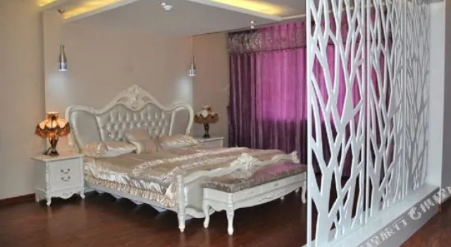 Helong Hotel, Rezervovat Hotel Helong Jilin