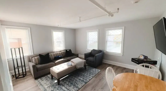 Water Access 5-bed 2-bath Retreat, Забронировать Дом для отпуска Хайаннис Полуостров Кейп-Код