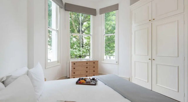 Bright and spacious 2 bed apartment 5 mins away from Earl's Court stat