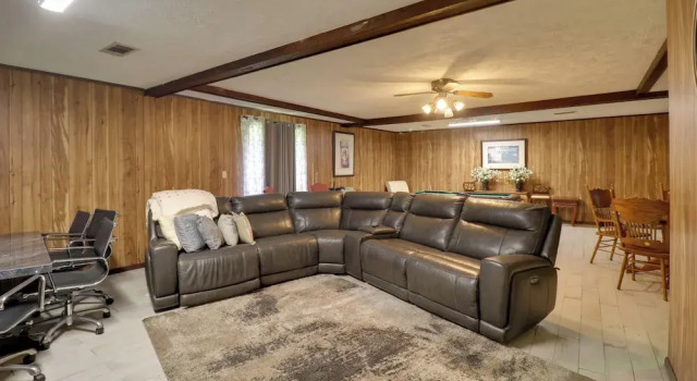 5 Mi to Bellhaven: Spacious Getaway in Jackson, Забронировать Дом для отпуска Коттеджи Джэксон, Коттедж