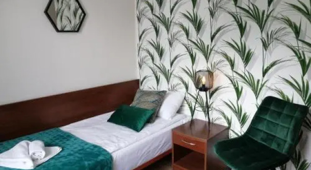 Platinum, Prenota Hotel Budzyn 