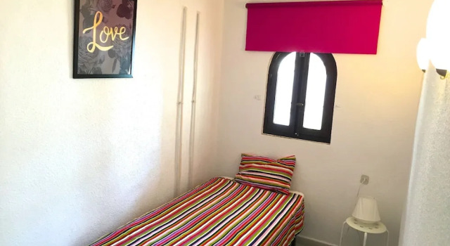 Beautiful Holiday Home in Benajarafe With Swimming Pool, Book Hotel Hoteller i Chilches med parkering, Parkering