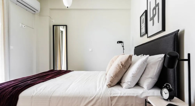 Majestic 3BR Apartment in Chalandri, Забронировать Апартаменты/квартира Апартаменты Халандри, Апартаменты/квартира