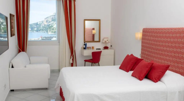 Трёхместный номер Standard Hotel Marina Riviera