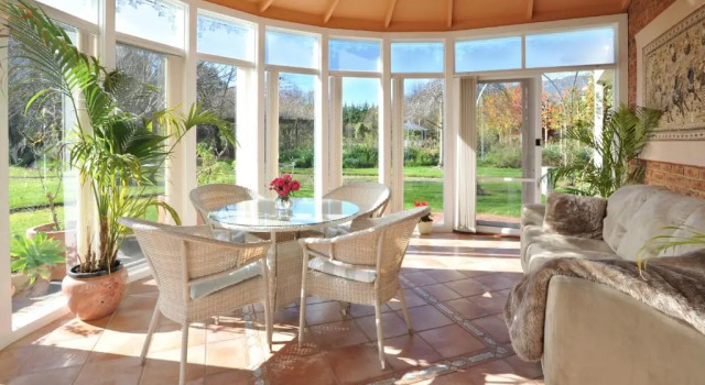 Вилла Lakeside Cottage Luxury B&B