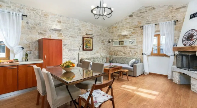 Lovely Stone House With Private Swimming Pool, Reserva ahora Hotel Hoteles en Tinjan con piscina, Piscina
