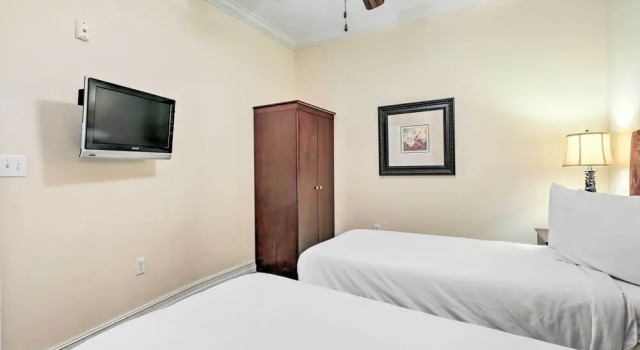 Апартаменты с 2 комнатами с балконом Upscale Unit in Private Golf Resort w/ Pool!