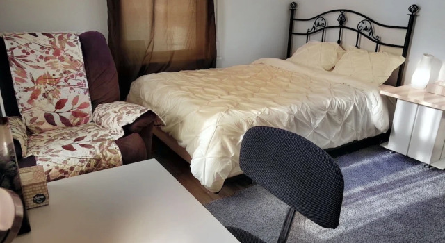 Eddy Single Room Self Check-In, Rezerwuj Hotel Hotele w Outaouais z parkingiem, Parking