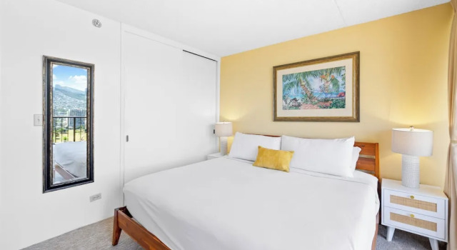 Двухместные апартаменты c 1 комнатой с балконом и с видом на горы Waikiki Sunset Close to Beach with Parking