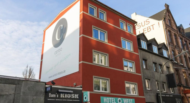 Hotel West