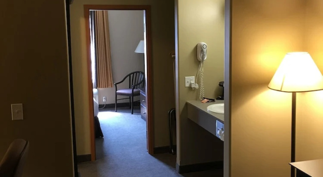 Suite Deluxe 1 camera da letto Super 8 by Wyndham Midland
