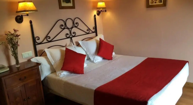 Hotel La Casona de Nueva, Book Hotel Hotels in Asturias with Parking, Parking