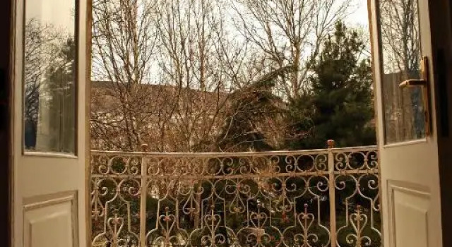 Ushangi Chkheidze Street 25