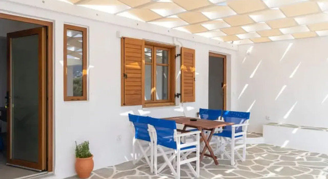 Коттедж Theodora s Suite in Agios Charalampos