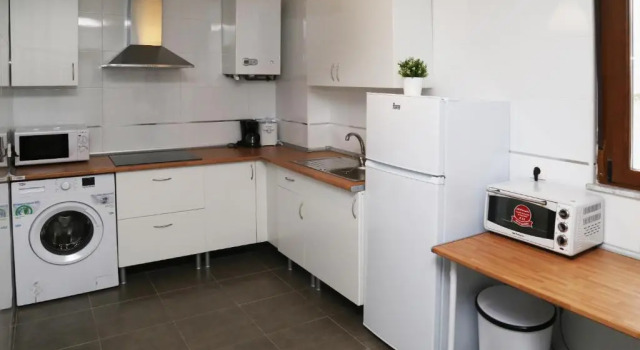 Apartamento turisticos Puente Romano P3 1-A, Забронировать Апартаменты/квартира Отели Саламанки с парковкой, рядом с Monumento a Germán Sánchez Ruipérez, Парковка
