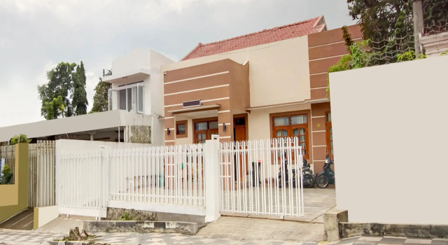 OYO 90175 Tl Guest House, Varaa Matkakoti Batu East Java, lähellä Agro tourism Kusuma